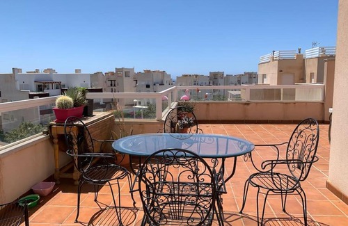 Retamar Apartamento | Ático con terraza en el Toyo
