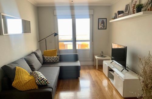 Distrito Oeste Apartamento | Ático Gran Terraza Poniente Playa con Garaje, Wifi - VUT-5109-AS