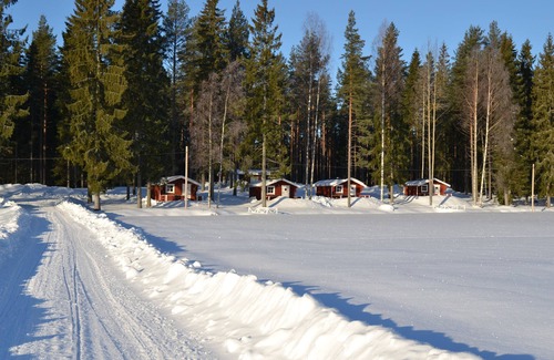 Ockelbo Alquiler De RV | Älgparkens Stugby