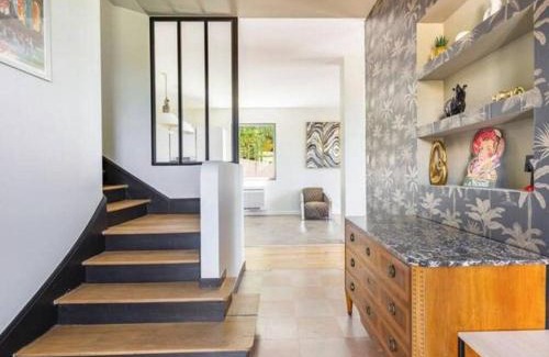 Vichy Casa | Élégante maison à Vichy : piscine chauffée, jardin arboré, terrasse et climatisation - FR-1-489-494