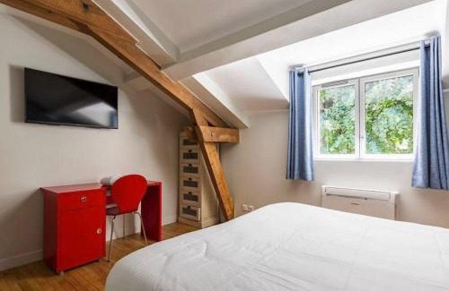 Vichy Casa | Élégante maison à Vichy : piscine chauffée, jardin arboré, terrasse et climatisation - FR-1-489-494