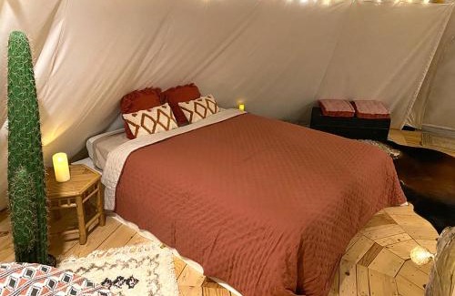 Valenciennes Apartamento | Évasion Nature: Tipi sur Pilotis avec Étang, Barque et Pétanque à Maulde, Frontière Belge - FR-1-510-148