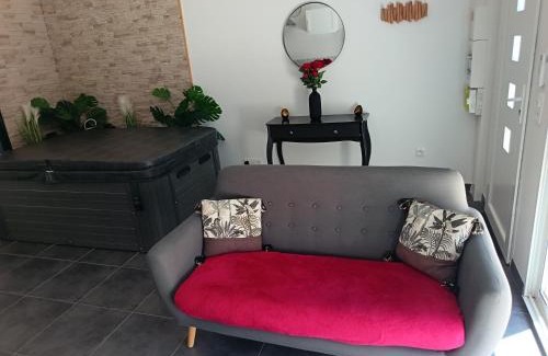 Rosieres-pres-Troyes Apartamento | Évasion romantique avec jacuzzi intérieur