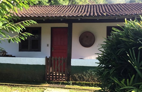 Lumiar Casa | Ótima casa localizada en Mata Atlântica con piscina enorme, sauna, trilhas para caminhadas y muito mais.