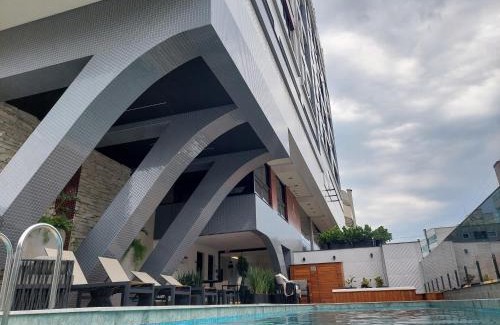 Bombas Apartamento | Ótimo Apto, Jacuzzi aquecida e piscina, pertinho da praia