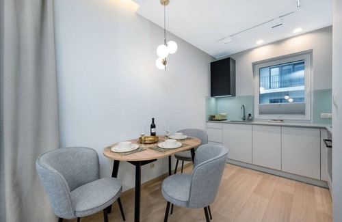 Lodz Apartamento | Łódź Prestige Suites - 64m2, Parking, Office Room by Rentujemy