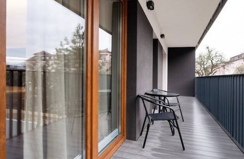 Lodz Apartamento | Łódź Prestige Suites - 64m2, Parking, Office Room by Rentujemy