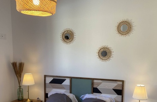 Cornas Casa | Œnologîte, Maison aux Pieds des Coteaux de Cornas