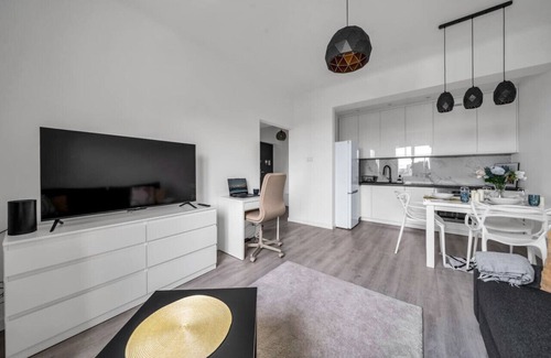 Muranow Apartamento | Śródmieście Apartment - 8th Floor, Workspace, Tram - by Rentujemy