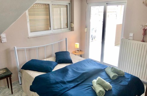 Dafni-Ymittos Apartamento | Αυτόνομη μεζονέτα με εσωτερικό τζάκι και μπαλκόνια
