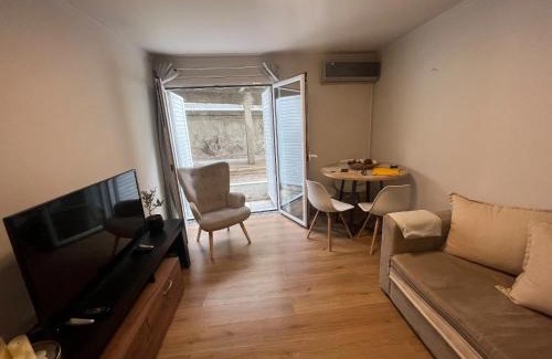 Alimos Apartamento | Διαμέρισμα δίπλα από την θάλασσα