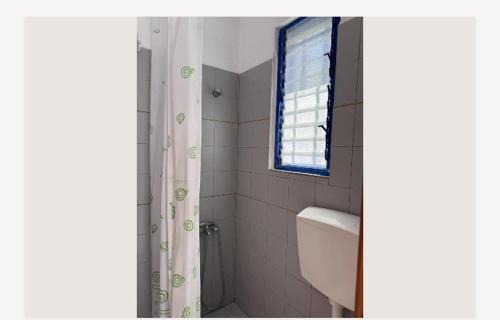 Pisses Apartamento | Ευάγγελος Πολίτης