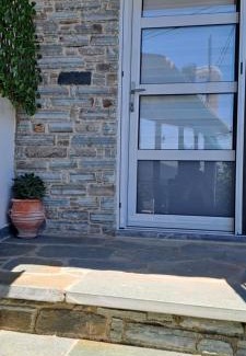 Kymi-Aliveri Casa | Πέτρινο Αλώνι