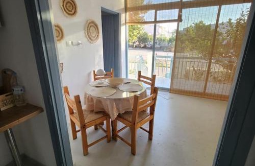 Salamis Casa | ΠΑΝΩ ΣΤΟ ΚΥΜΑ