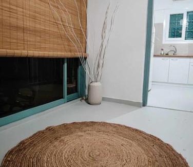 Salamis Casa | ΠΑΝΩ ΣΤΟ ΚΥΜΑ