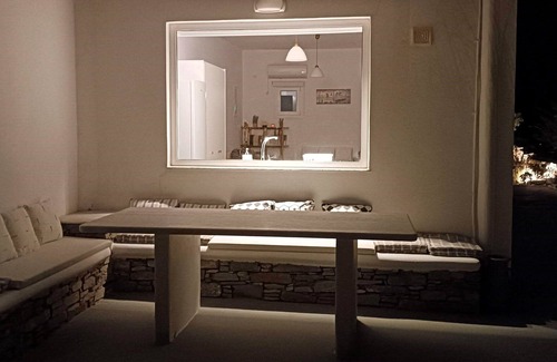 Paros Cabaña | Όμορφη και άνετη κατοικία με εκπληκτικό ηλιοβασίλεμα και εξοπλισμένη κουζίνα.