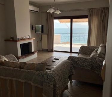 Menidion Casa | Όμορφο διαμέρισμα με εκπληκτική θέα