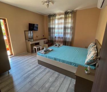 Vurshets Casa | Александровата Къща - Aleksandar Guest House with Garden and Pool