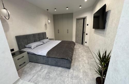 Khmelnitskiy Apartamento | Апартаменти Зарічанська вулиця Netflix