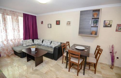 Pomorie Apartamento | Апартаменти Лазур с безплатен паркинг