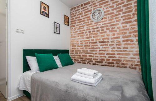 Podil Apartamento | Апартаменти MYFREEDOM поруч із метро Тараса Шевченка