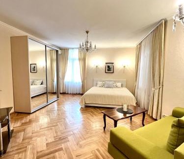 Verkhnie Misto Apartamento | Апартаменты в самом центре столицы.