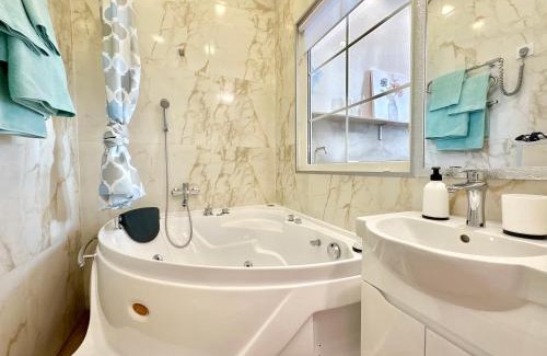Petrovskoye Apartamento | Апартаменты на Набережной