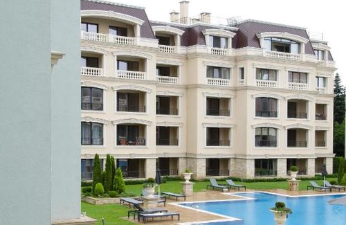 Saints Constantine and Helena Apartamento | Апартамент Молинезия