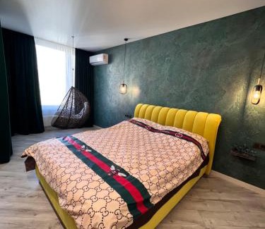 Pozniaky Apartamento | Видовая дизайнерская Студио