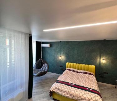 Pozniaky Apartamento | Видовая дизайнерская Студио