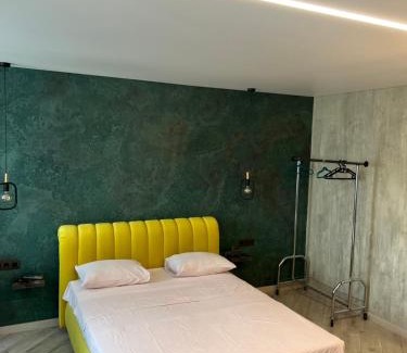 Pozniaky Apartamento | Видовая дизайнерская Студио