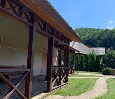 Sheshory Hotel | Вишиванка