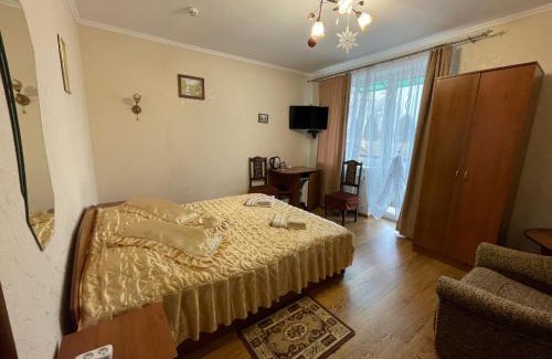 Skhidnytsya Casa | Вілла ,Астері'