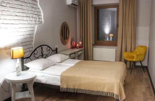 Kamenets-Podol'skiy Apartamento | Гетьманські палати , Старе місто, 2 спальні, балкон-тераса , 85 м кв
