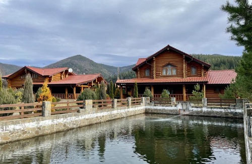 Tatariv Chalet De Esquí | Гостевой дом "Уютный"