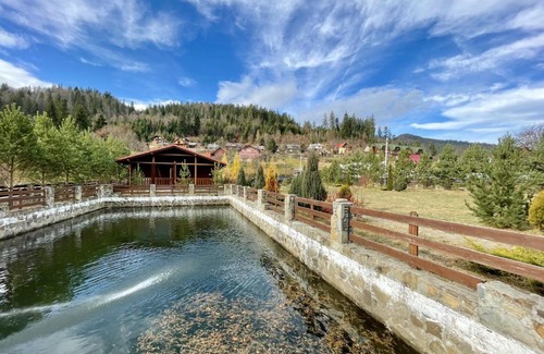 Tatariv Chalet De Esquí | Гостевой дом "Уютный"