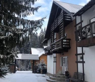 Mykulychyn Complejo | Готель RIVER HILL