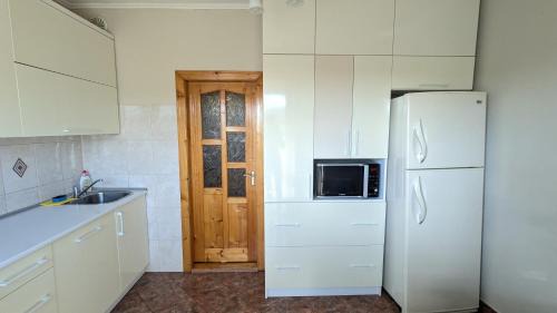 Berehove Apartamento | Двокімнатна квартира біля басейну