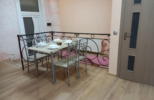 Mukachevo Apartamento | Двухярусная квартира в центре Мукачева, улица Мира