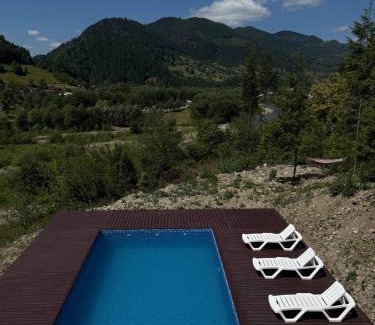 Roztoky Villa | Джерело