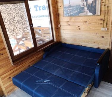 Darnyckyj Casa | Домик у озера с мангалом и террасой