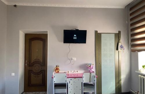 Kyrgyzstan Casa | Дом Паризата Үсөнова