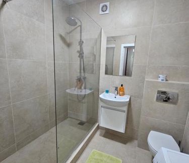 Lutsk Apartamento | Дрім таун 2 кімнати,жд вокзал