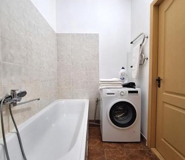 Sukhinovka Apartamento | ЕКО-квартира на Садововому. Мережа Alex Apartments. Цілодобове безконтактне заселення