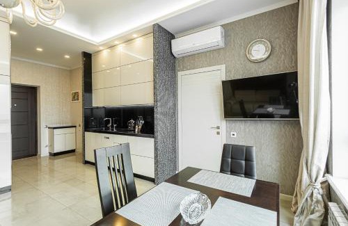 Darnyckyj Apartamento | ЖК Зарічний, Бажана 1а