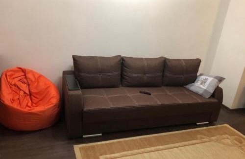 Svyatoshyns'kyi District Apartamento | Затишна 2х кімнатна квартира біля метро Академмістечко
