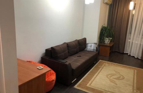 Svyatoshyns'kyi District Apartamento | Затишна 2х кімнатна квартира біля метро Академмістечко