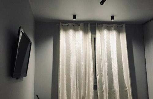 Ternopil Apartamento | Квартира в парку біля озера, 10 хв до центра, 1км
