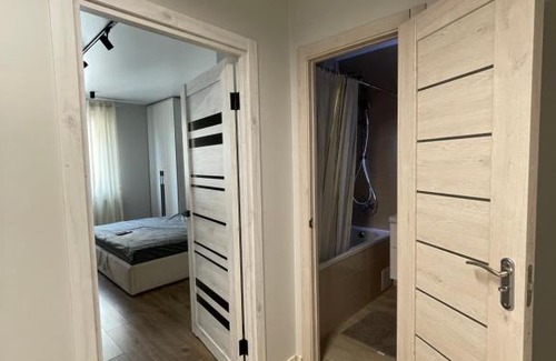 Ternopil Apartamento | Квартира в парку біля озера, 10 хв до центра, 1км