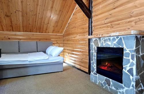 Sukhinovka Apartamento | Квартира з більярдом у центрі Полтави Мережа Alex Apartments Документи для відряджень Безконтактне заселення 24-7